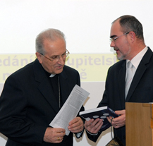 Biskup František Radkovský vystoupil na jednání zastupitelstva s předvánočním proslovem