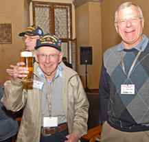 Váleční veteráni převzali pamětní medaile jako připomínku 70. výročí konce 2. světové války