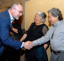 Novozélandská delegace včetně vnuka slavného malíře navštívila radnici