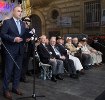 Plzeňané poděkovali veteránům u památníku Díky, Ameriko!