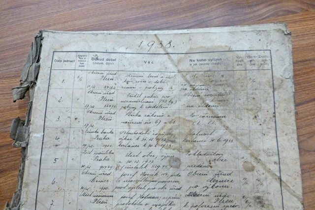 Na radnici byly předány historické záznamy obce Koterov