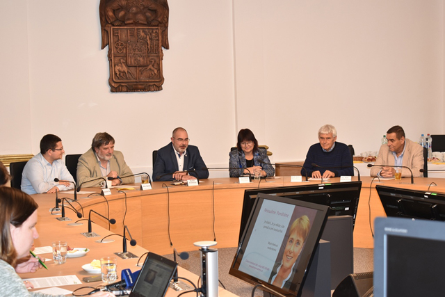 Foto z tiskové konference