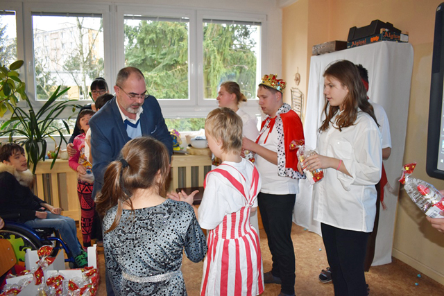 Mikulášská besídka ve speciální škole v Plzni (fotografie: E. Barborková)