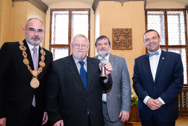 Předávání Ceny 1. června (fotografie: M. Pecuch)