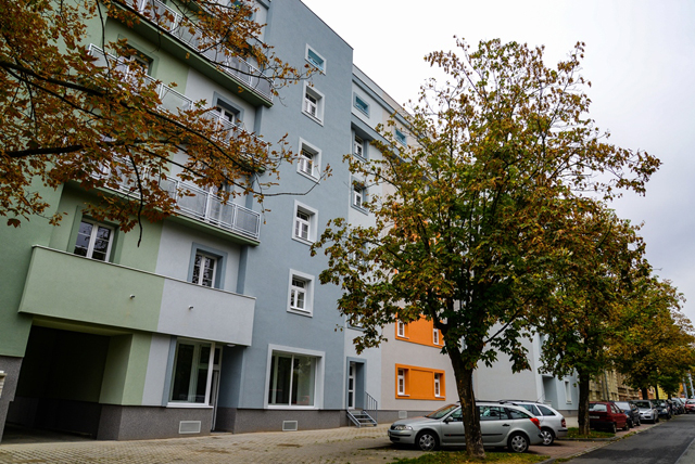 Domy v Plachého ulici číslo 44, 46 a 48