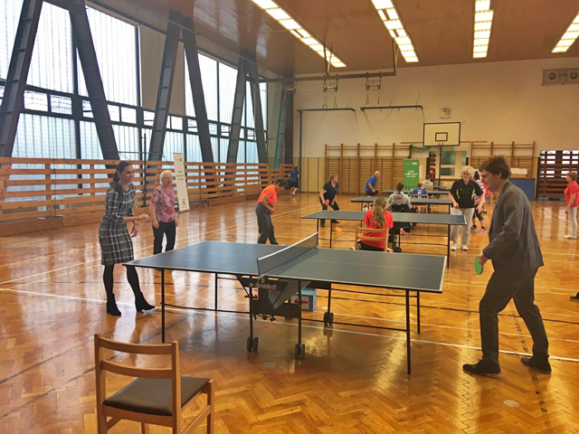 Stolní tenis si vyzkoušela i radní Lucie Kantorová a ved. odboru sportu Přemysl Švarc