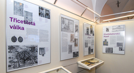 Magistrát nabízí k zapůjčení výstavní prostor v mázhauzu radnice