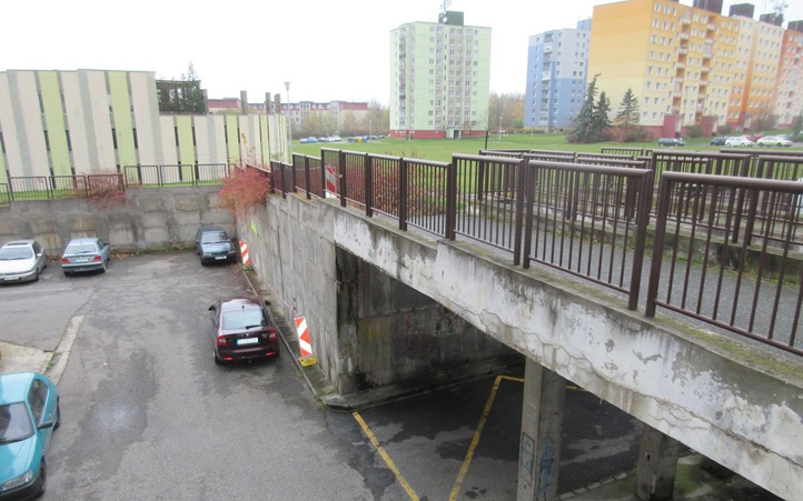 Lávka v Toužimské ulici před úpravou (zdroj foto: Správa veřejného statku města Plzně)