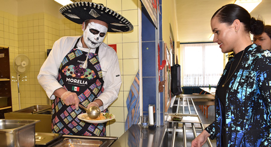 Žáci z 15. základní školy si pochutnali na mexickém menu