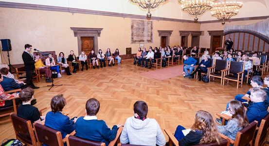 V Plzni poprvé zasedal městský žákovský parlament