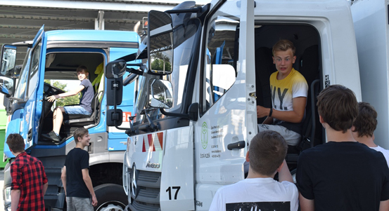 Žáci absolvují exkurze do provozů městských firem, například do Čisté Plzně