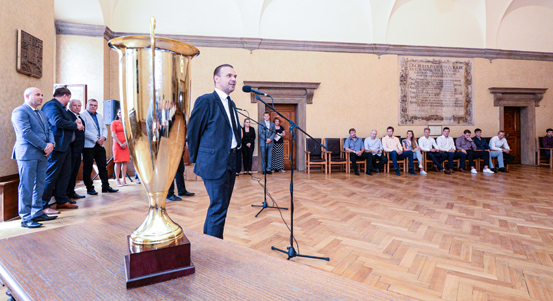 Plzeň má mistry v házené i pozemním hokeji, hráči zavítali na radnici
