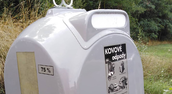 Čistá Plzeň rozmístila na území Plzně osm šedých kontejnerů na kovy