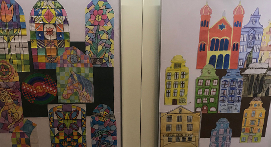 Na radnici jsou vystaveny výtvarné práce žáků 14. ZŠ