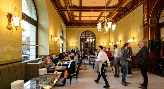 Kavárna v Měšťanské besedě je po rekonstrukci opět otevřená