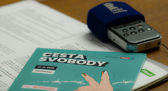 Město Plzeň odstraní symbolicky 17. listopadu rudou pěticípou hvězdu ze střechy bývalého výboru KSČ