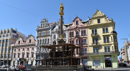 Plzeň začala s opravou Mariánského sloupu na náměstí Republiky, potrvá tři roky
