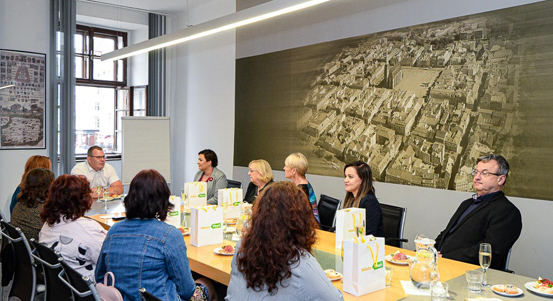 Představitelé Plzně poděkovali těm, kdo šili roušky