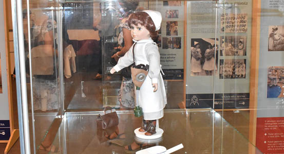 Výstava v mázhauzu radnice vzdává hold práci zdravotníků