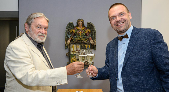 Primátor pogratuloval výtvarníkovi Jaroslavu Šindelářovi k životnímu jubileu