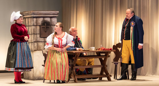 Divadlo J. K. Tyla zahájí sezonu premiérou Prodané nevěsty, diváci musí mít roušky