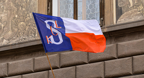 Radnice vyvěsila sokolskou vlajku na počest Památného dne sokolstva