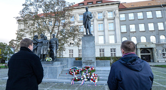 Plzeň si připomněla 102. výročí vzniku Československa pietním aktem bez účasti veřejnosti