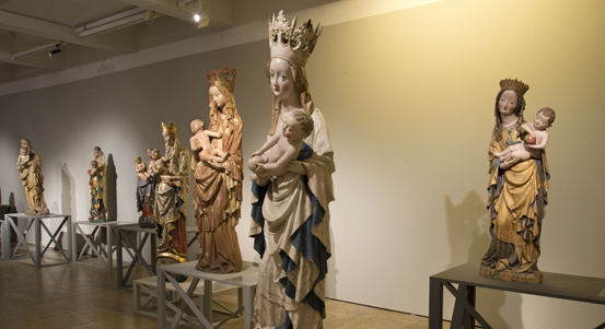 Západočeská galerie prodloužila výstavy Plzeňská madona i Jak a proč vzniká kniha