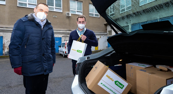 Poděkování od města putovalo zaměstnancům EUC Kliniky Plzeň