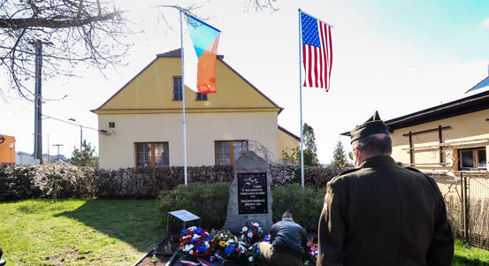 V Liticích si připomněli letce, kteří zahynuli při bombardování Škodovky