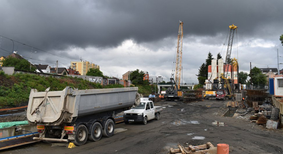 Trať z Hlavního nádraží do Koterova prochází modernizací, město staví lávku přes železnici