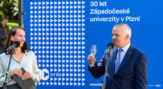 ZČU slaví 30 let, její historií provází výstava