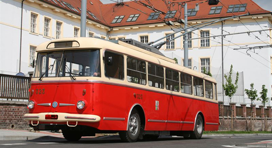 Trolejbusy se vrátily na náměstí. V říjnu Plzeň oslaví dvě trolejbusová výročí