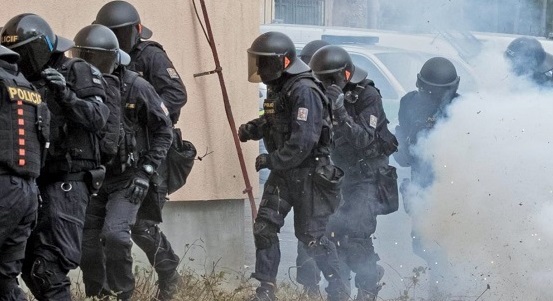 Čeští a němečtí policisté cvičili společně. Útok aktivního střelce se nacvičoval u Velkého boleveckého rybníka