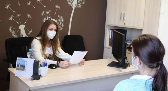 Díky asistenčním službám Charity nejsou cizinci ze třetích zemí na úskalí zdejšího pobytu sami