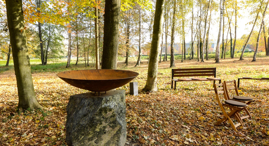 Plzeň nabízí nový způsob pohřbívání. Na Ústředním hřbitově lze ostatky uložit ke kořenům