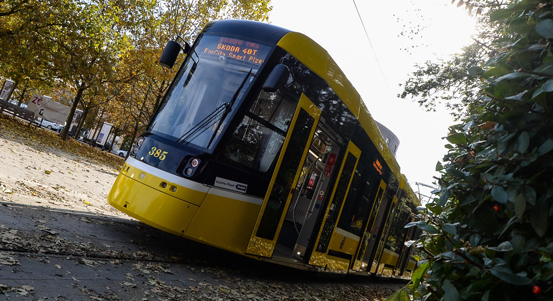 Nová plzeňská tramvaj vyrazila na první jízdu s cestujícími