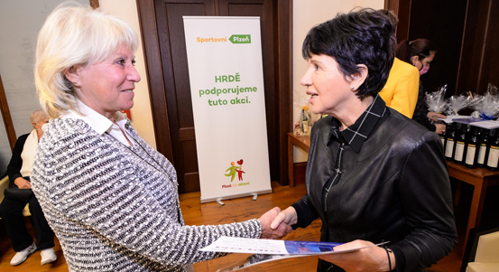 Město ocenilo úspěšné seniory – plavce