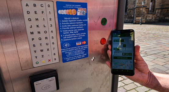 Plzeň rozšíří od září další zóny placeného stání. Cílem je zvýhodnit rezidenty