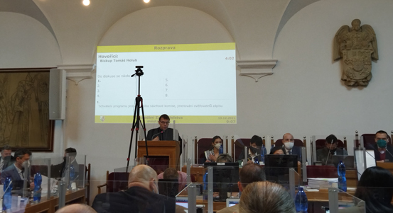 Biskup plzeňský zahájil prosincové zastupitelstvo města