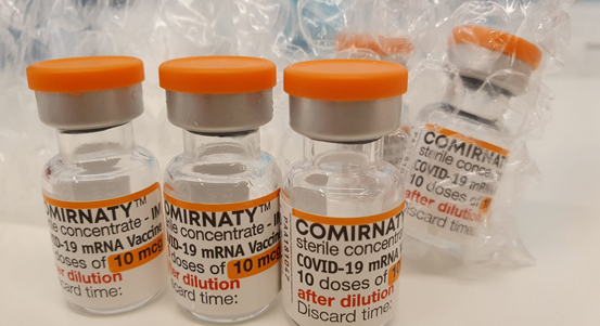 V Plzni byly proti onemocnění covid-19 očkovány první děti ve věku 5 až 11 let, do Vánoc jich budou další desítky