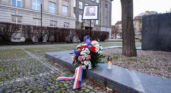 Na Josefa Hlavatého, jenž v Plzni následoval Jana Palacha, město nezapomíná