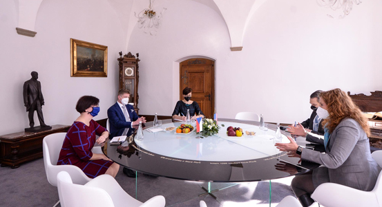 Slavnosti svobody nebo pomoc Ukrajině byly tématem jednání primátora a chargé d’affaires Jennifer Bachus