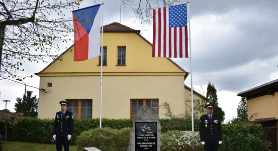 Litice připomněly památku letců, kteří zahynuli při bombardování Škodovky