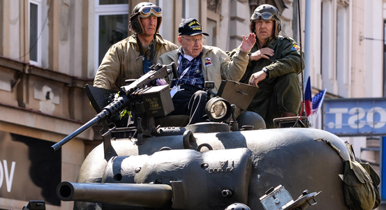 Konvojem svobody vyvrcholil 33. ročník Slavností svobody v Plzni. Během čtyř dní je navštívilo kolem 60 tisíc diváků