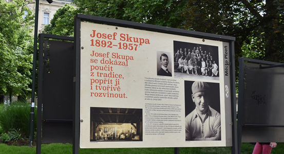 Plzeň je loutková, ukazuje výstava. Připomene to i nadcházející Skupova Plzeň