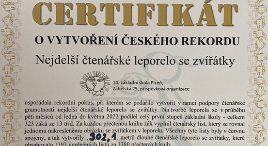 Žáci 14. základní školy v Plzni vytvořili rekordně dlouhé leporelo