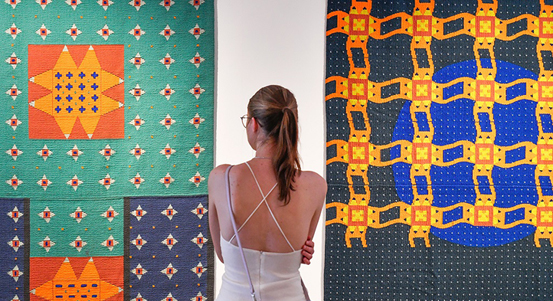 Plavci a jiné postavy jsou během léta k vidění v Galerii města Plzně