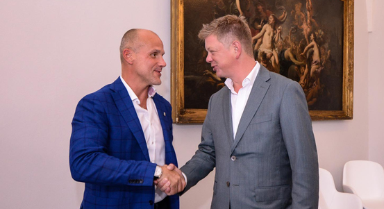 Držitele zlaté olympijské medaile, hokejistu Martina Straku, přijal primátor Pavel Šindelář. Popřál mu k životnímu jubileu