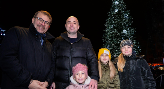 Plzeňané zahájili advent rozsvícením vánočního stromu